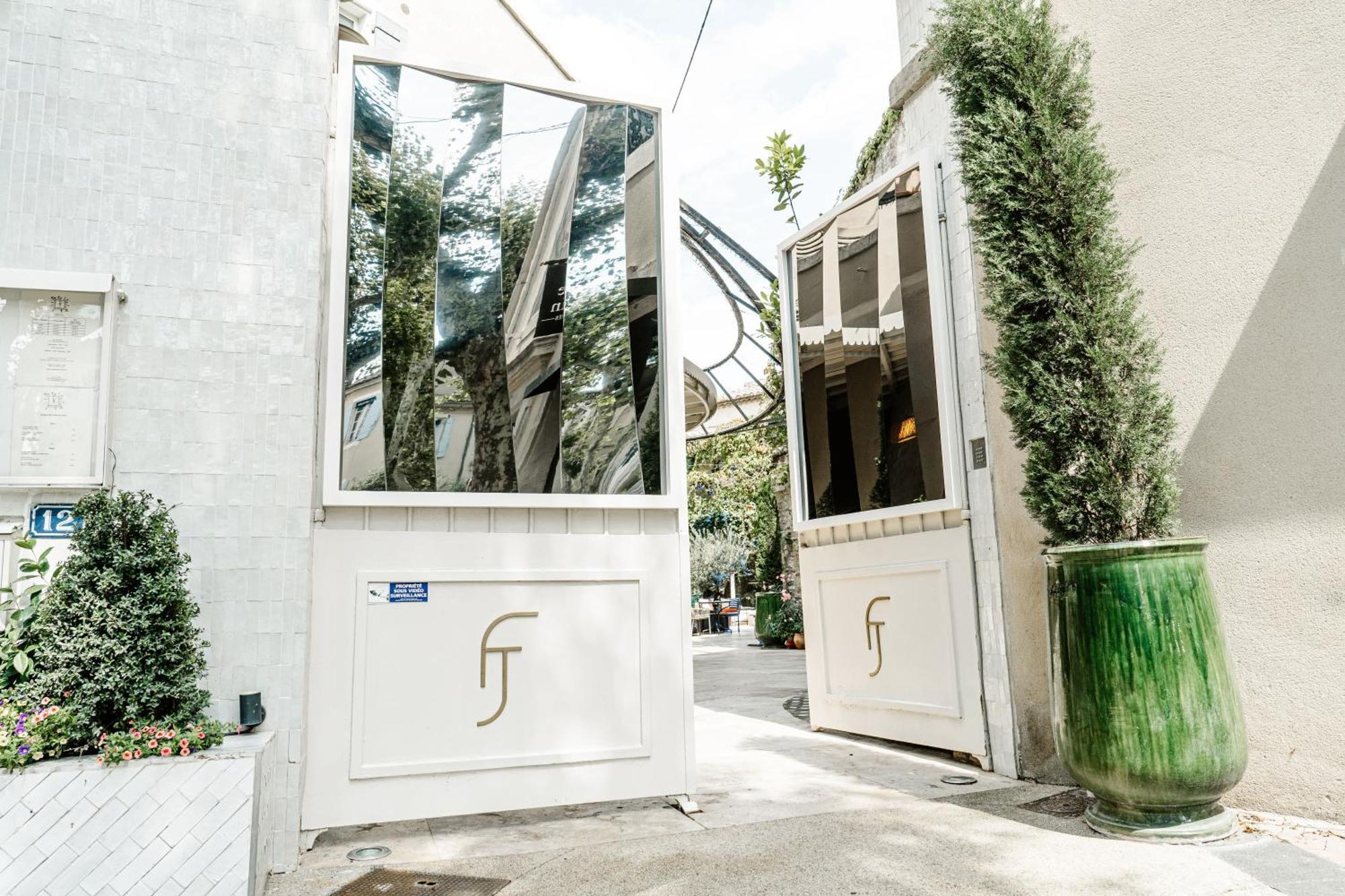 Auberge De Saint-Remy - Hotel - Restaurant Gastronomique Etoile - Saint Remy De Provence Exterior photo